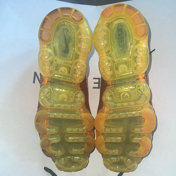 Nike shoes - Picture 5 of 6